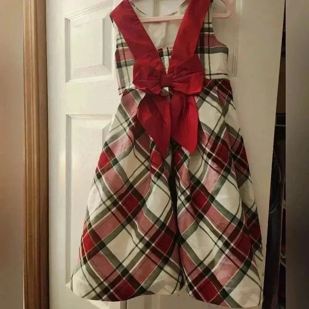 Festive dress - Picture 1 of 7